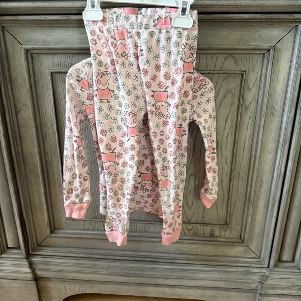 Pre-Owned Girls Pajamas Size 3T Peppa Pig Pink Kids Shirt - Picture 3 of 5